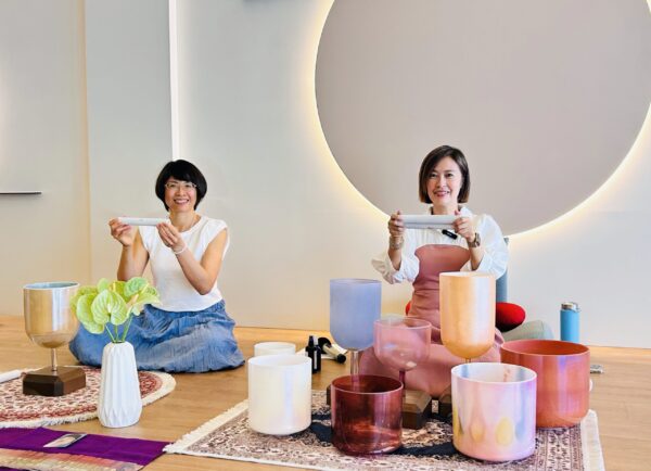 本心流瑜珈｜蘿瑞娜×心諭教練